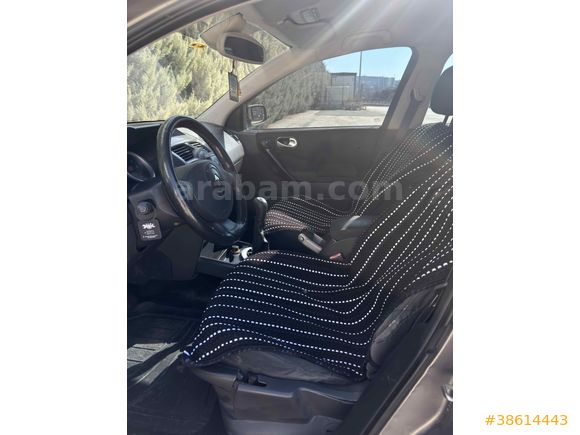 Takaslı Renault Megane 1.6 Dynamique 2004 Model 