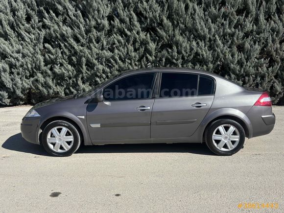Takaslı Renault Megane 1.6 Dynamique 2004 Model 