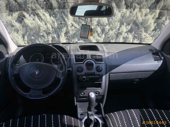 Takaslı Renault Megane 1.6 Dynamique 2004 Model 