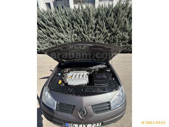 Takaslı Renault Megane 1.6 Dynamique 2004 Model 