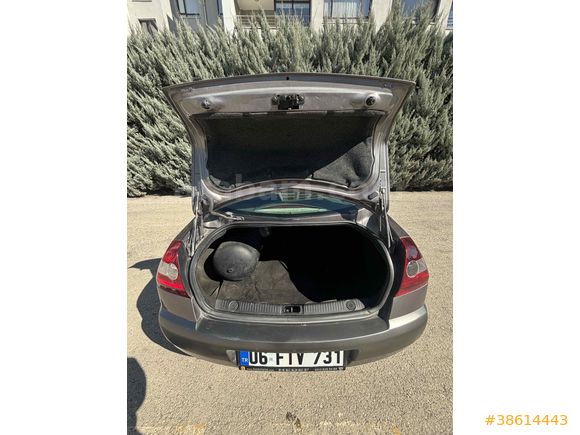 Takaslı Renault Megane 1.6 Dynamique 2004 Model 