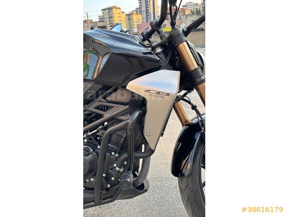 Tertemiz Honda CB 250 R 