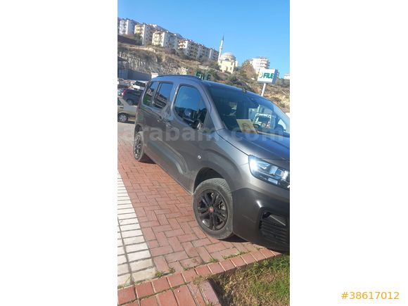 Sahibinden Fiat Doblo Combi 1.5 BlueHDi Urban 2023 Model Aydın 18.000 km Gri