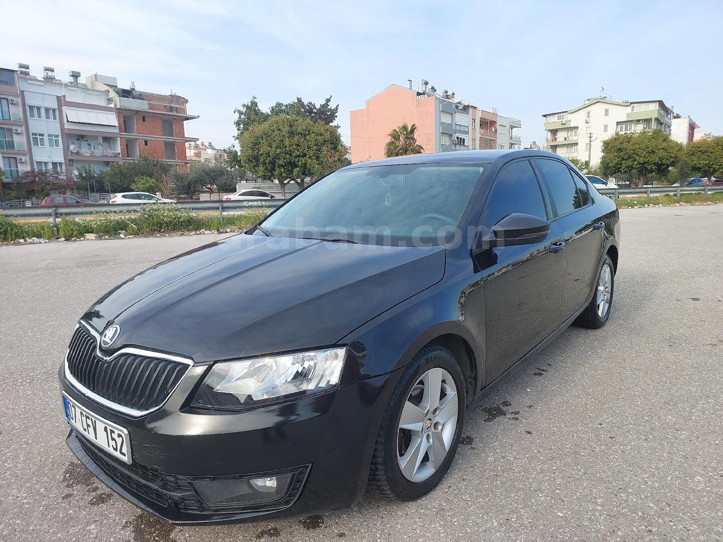 Galeriden Skoda Octavia 1.6 TDI Ambiente 2014 Model Antalya 398.000 km Siyah 2