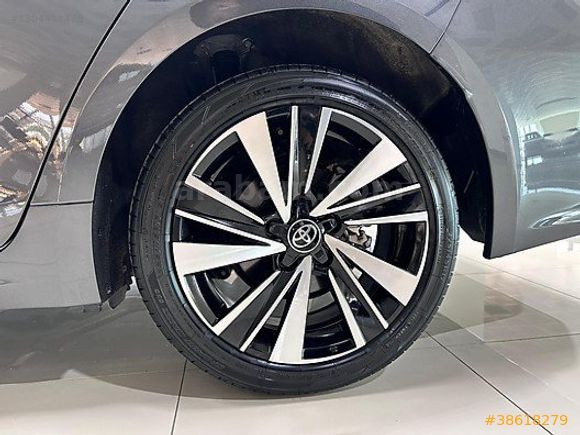 Galeriden Toyota Corolla 1.5 Passion X-Pack 2025 Model Antalya