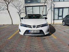 2015 AURİS İLK SAH. Düşük km Kart %2