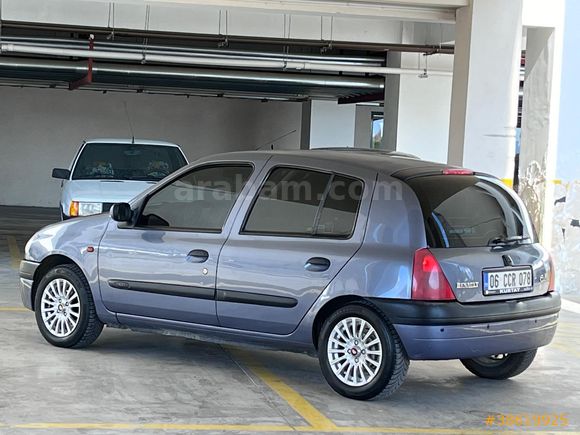 Sahibinden Renault Clio 1.4 16w RXT 2001 Model  199000 km Mavi
