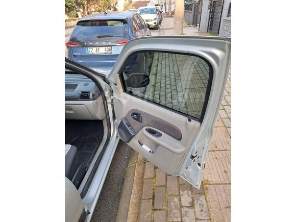 Sahibinden Renault Clio 1.4 Authentique 2005 Model