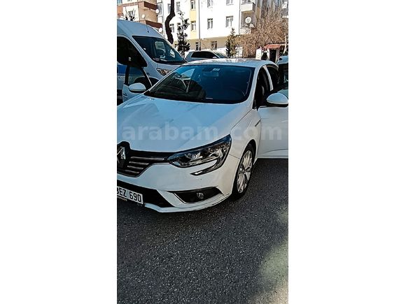 Sahibinden Renault Megane 1.5 blue dCi Icon 2019 Model  120000 km Beyaz