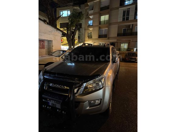 Sahibinden Isuzu D-Max 2.5 4x4 V-Cross 2014 Model 