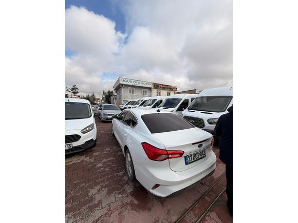 Sahibinden Ford Focus 1.5 Ti-VCT Trend X 2020 Model  142.000 km Beyaz