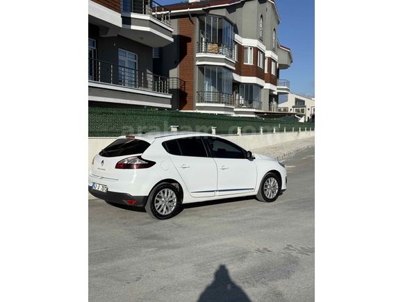 Sahibinden Renault Megane 1.6 Touch Plus 2015 Model 