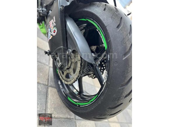 Galeriden Kawasaki Ninja ZX 6R 2009 Model İstanbul 73.000 km Yeşil