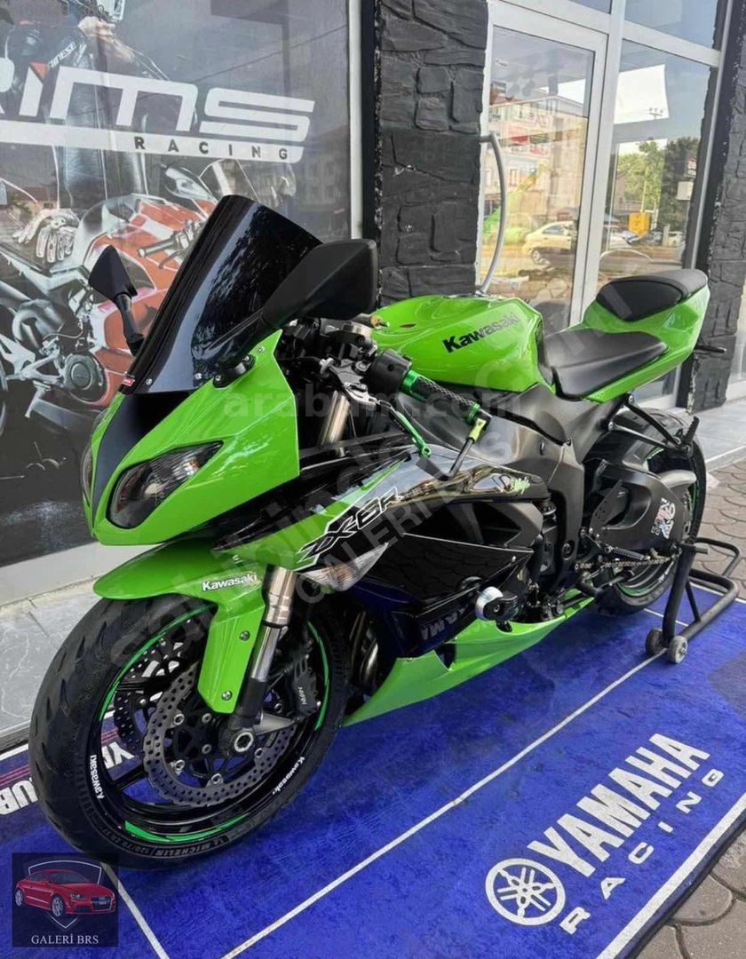 Galeriden Kawasaki Ninja ZX 6R 2009 Model İstanbul 73.000 km Yeşil