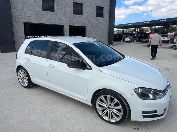Sahibinden Volkswagen Golf 1.6 TDi BlueMotion Midline Plus 2015 Model  287.000 km Beyaz