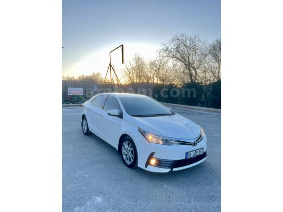 Hatasız Toyota Corolla 1.4 D-4D Advance Yeni kasa