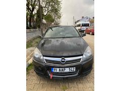 Sahibinden Opel Astra 1.6 Essentia 2012 Model  129.500 km Siyah