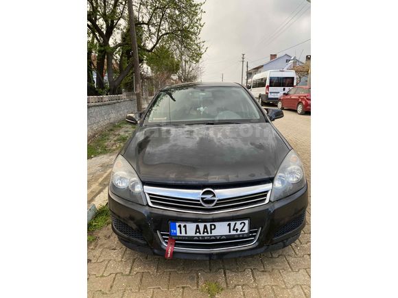 Sahibinden Opel Astra 1.6 Essentia 2012 Model  129.500 km Siyah