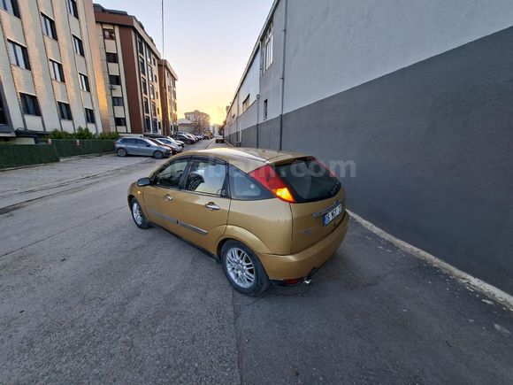 Sahibinden Ford Focus 1.6 Ghia 2001 Model