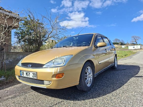 Sahibinden Ford Focus 1.6 Ghia 2001 Model