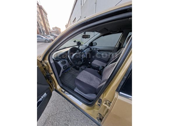 Sahibinden Ford Focus 1.6 Ghia 2001 Model