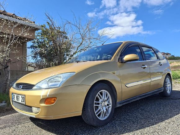 Sahibinden Ford Focus 1.6 Ghia 2001 Model