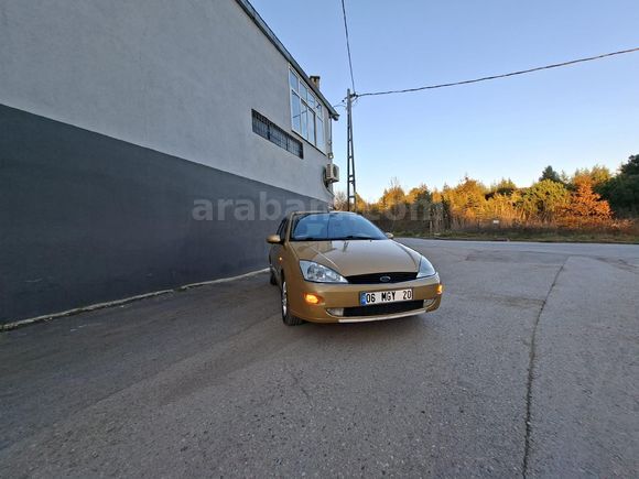 Sahibinden Ford Focus 1.6 Ghia 2001 Model