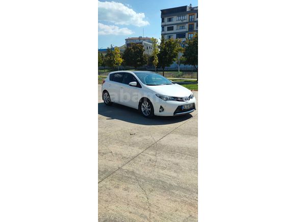 Sahibinden Toyota Auris 1.4 D-4D Premium 2013 Model İstanbul 152.000 km Beyaz