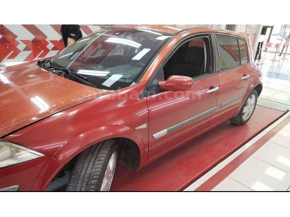 Sahibinden Renault Megane 1.6 Dynamique 2004 Model  274.500 km Kırmızı