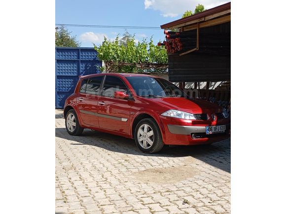 Sahibinden Renault Megane 1.6 Dynamique 2004 Model  274.500 km Kırmızı