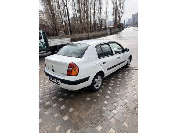 Favorilere özel  Renault Clio 1.4 Expression 2002