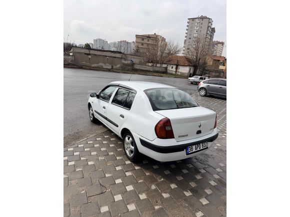 Favorilere özel  Renault Clio 1.4 Expression 2002
