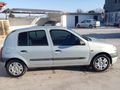 Tek parça boyalı değişensiz Clio