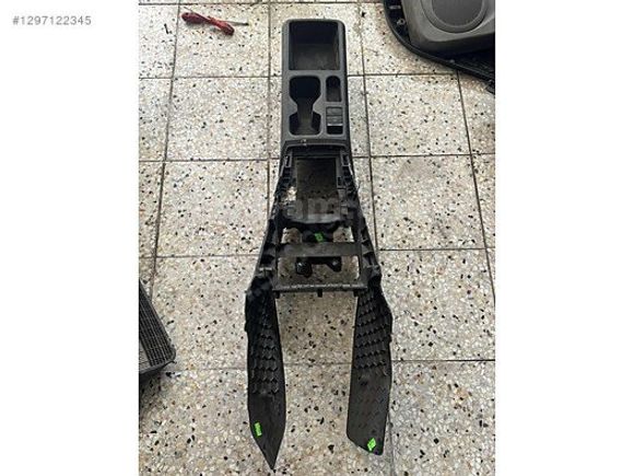 CADDY ORJ ÇIKMA ORTA KONSOL