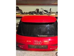 Yeni Audi a3 elektrik Li bağaj kapağı dolu
