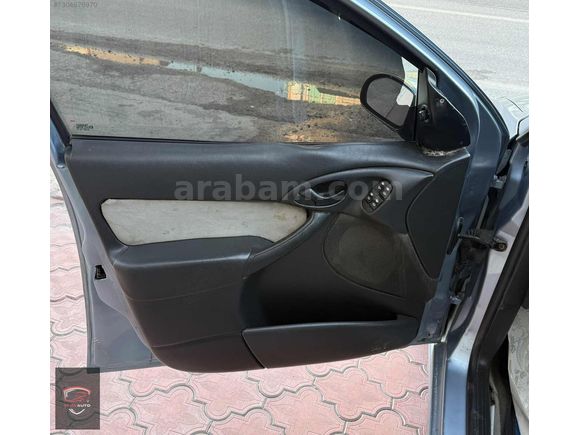 ERZİN AUTO'DAN 2004 MODEL FOCUS 1.6 GHİA BAKIMLI MASRAFSIZ