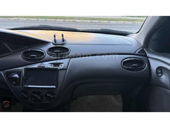 ERZİN AUTO'DAN 2004 MODEL FOCUS 1.6 GHİA BAKIMLI MASRAFSIZ