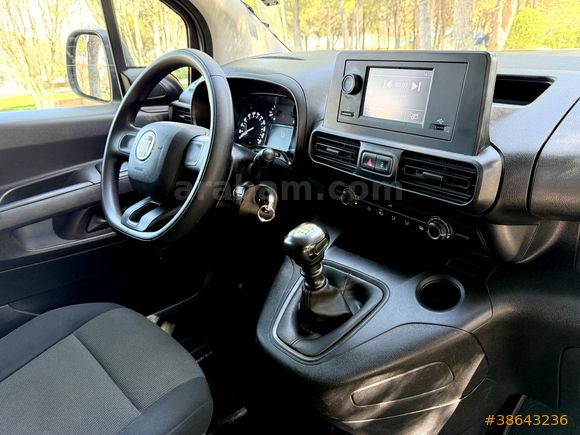 56.000 KM KLİMALI HATASIZ FİAT DOBLO 1.5 BLUEHDI 2023 MODEL ! !