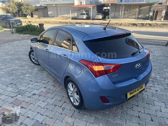 2013 FULL BAKIMLI TEMİZ DEĞİŞENSİZ HYUNDAİ İ30 STYLE