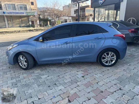 2013 FULL BAKIMLI TEMİZ DEĞİŞENSİZ HYUNDAİ İ30 STYLE