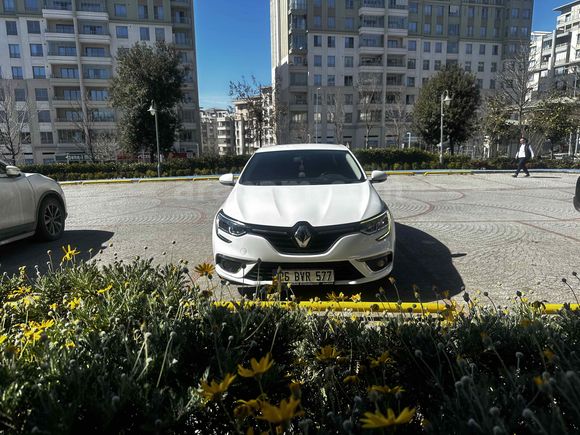 Sahibinden Renault Megane 1.5 Blue DCI Touch 2020 Model İstanbul 151.000 km Beyaz