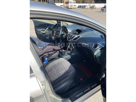 Sahibinden Ford Fiesta 1.4 TDCi Titanium 2011 Model 