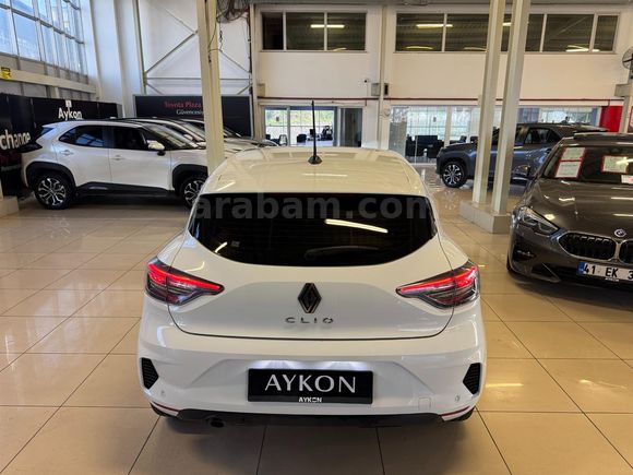2024 RENAULT CLIO 1.0 TCe Evolution