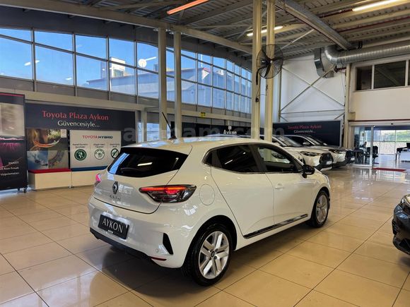 2024 RENAULT CLIO 1.0 TCe Evolution