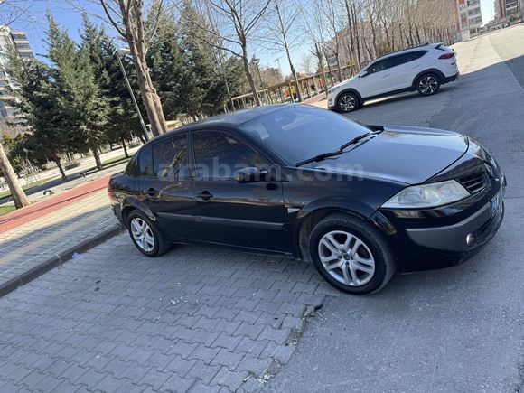 2007 model megane 2 garaj arabası