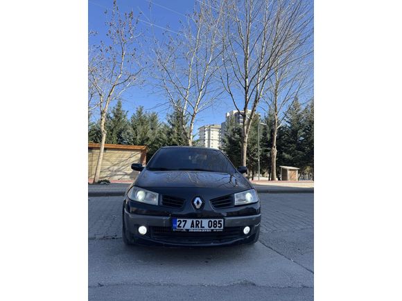 2007 model megane 2 garaj arabası