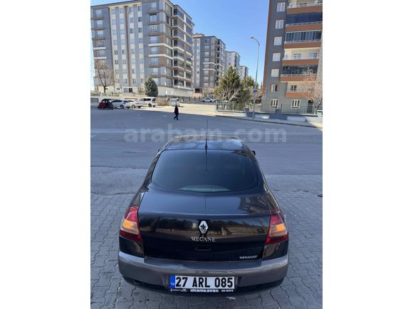 2007 model megane 2 garaj arabası