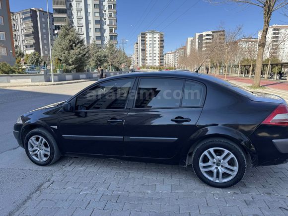 2007 model megane 2 garaj arabası