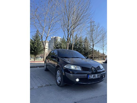 2007 model megane 2 garaj arabası