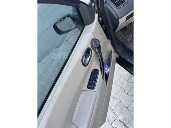 2007 model megane 2 garaj arabası